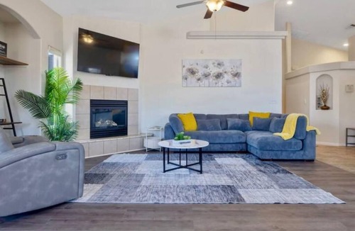 Visalia House | Abundant 3B/2b House Pet Friendly