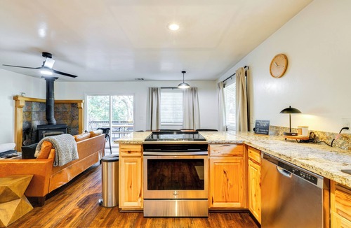 Groveland Cottage | Access to Pine Mountain Lake: Family Cabin w/Deck