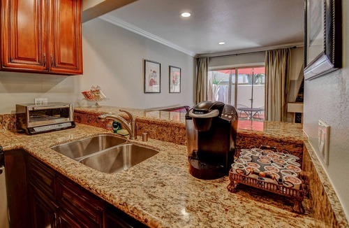 Hermosa Village Condo | Across Street from Disneyland Full Kitchen Washer/Dryer Pool/Spa Free Parking