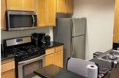 Little Tokyo Apartment | Adorable and Bright 2BR/2BA Unit