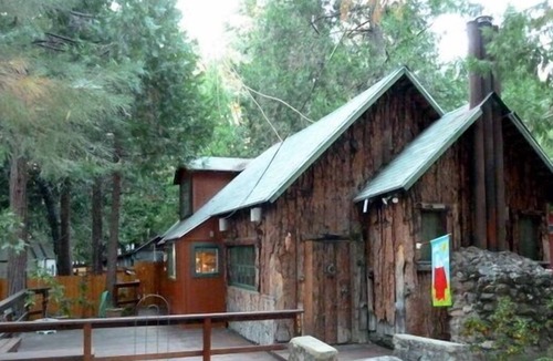 Camp Nelson Cabin | Adorable pet friendly cottage located in the Giant Sequoias!