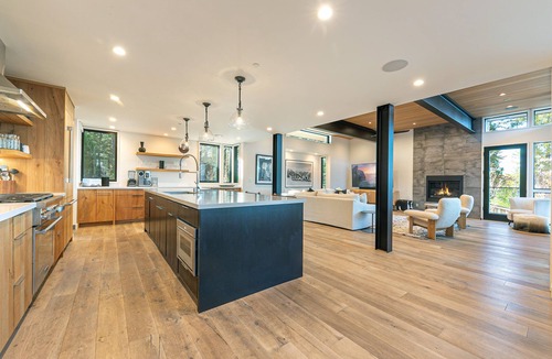 Tahoma House | Aerial Grace Lakeside by Tahoe Getaways – 4BR w/Private Beach, Pier, & Buoy!