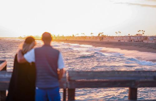 Balboa Peninsula House | Affordable 5Br Oceanfront Home With Pacific Views By Beachview Rentals