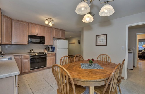 Truckee House | AFFORDABLE DONNER LAKE HOUSE: Located Across from Donner Lake, Near Pier, Dog OK
