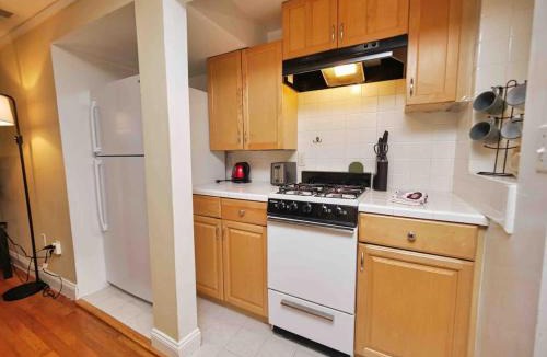 Oakland Ave - Harrison St Apartment | Affordable & Furnished Comfy Oakland Apt