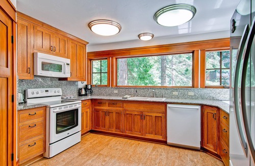 Yosemite National Park House | Ahwahnichi Lodge