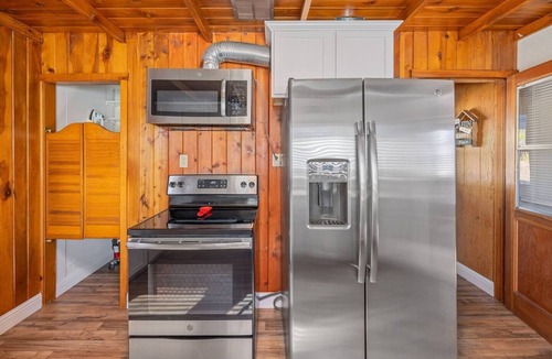 Bass Lake House | Al fresco dining with lake views, close to Yosemite, walk to lake, foosball