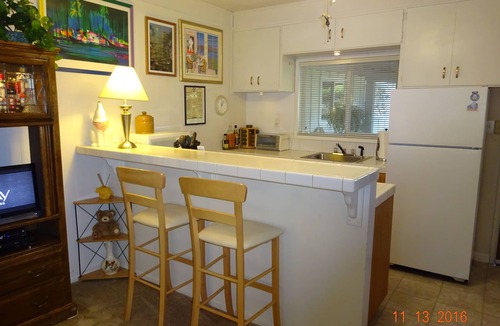 Alamo Cottage | Alamo Guesthouse Private and Secluded. Country living next to the city life.