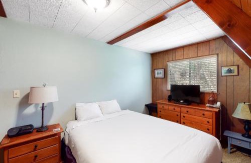 Bass Lake House | Alford Family Lodge