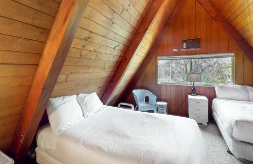 Bass Lake House | Alford Family Lodge