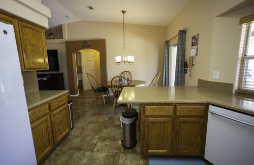 Lake Havasu City House | Alibi Getaway, sparkling pool & shuffleboard table