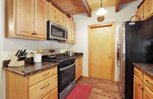 Big Bear Lake Cabin | "All Season Alpine Retreat" 3BR/2BA: Private Steam Sauna, Hot Tub & Game Room