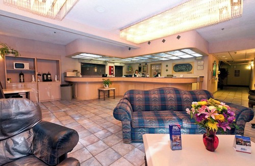 Elko Hotel | ALL TIME BEST HOLIDAY SPOT! COMFY UNIT! Parking and Pool
