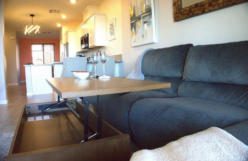 Sparks Condo | Alpenglow: Townhome 2Kings & 2full ba, Mt. Rose & Reno City Views - Close to All