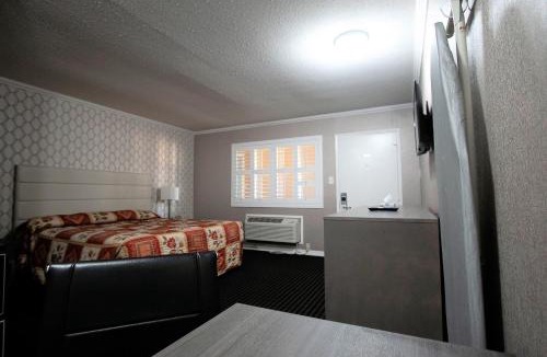 Cow Hollow Hotel | Alpha Inn and Suites