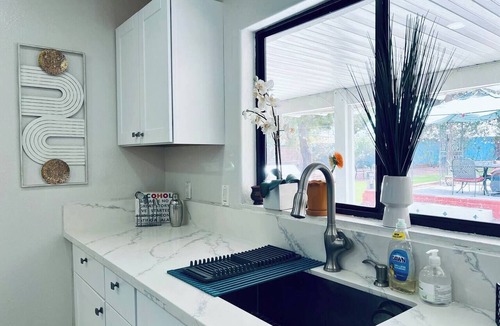 Paradise House | Amazing House close to Strip, Convention Center and UNLV