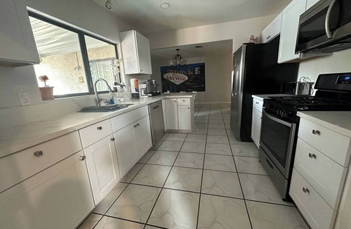 Paradise House | Amazing House close to Strip, Convention Center and UNLV