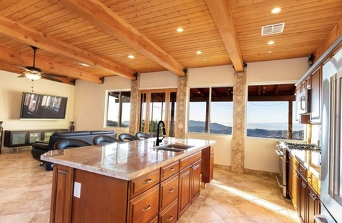 Malibu House | Amazing Retreat with Unbelievable Views in Malibu