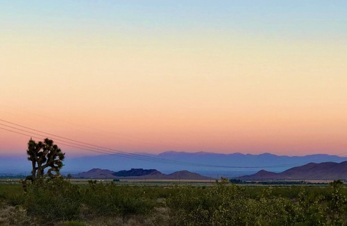 Rosamond Cabin | Amazing Stargazing and Sunset Views in the High Desert on 10 Acres