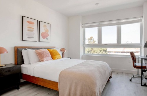 Mar Vista Apartment | Amazing West LA 1BR w/Gym & Rooftop, 15 min to Beach, by Blueground