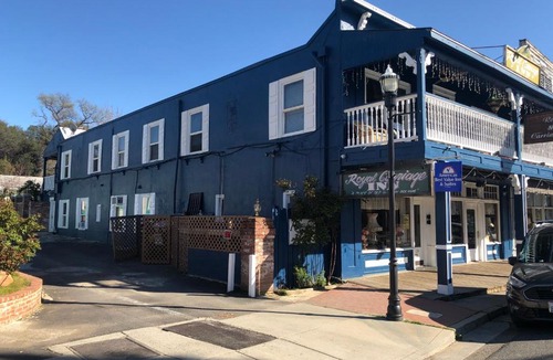 Jamestown Hotel | Americas Best Value Inn Royal Carriage