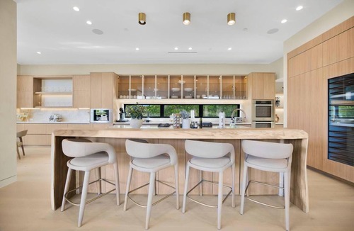 Encino House | Amestoy Modern: Stunning 4BR Estate with Theater & Gym