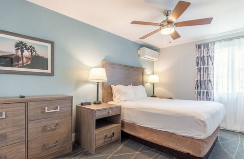 Anaheim Resort Resort | Anaheim | Disneyland Resort Area | Theme Park Adventure | King Bed | Pool | 1BR
