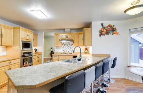 Bayshore - Klatt House | Anchorage Home ~ 8 Mi to Downtown!