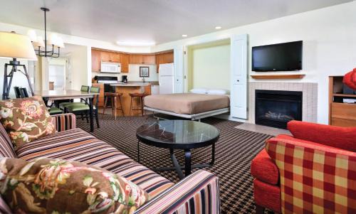 Angels Camp House | Angels Camp Resort Two Apartments with Resort Access