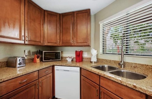 Baristo Apartment | -> April & May 2026 specials! <- DT Palm Springs Condo 2 Owls
