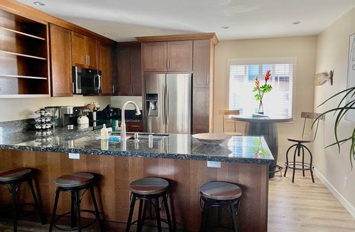 Carpinteria Apartment | Apt 9: Beautiful apartment for families near a beach.