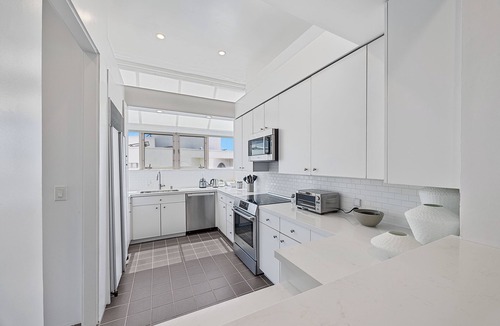 Ocean Park House | Architectural Townhouse with Panoramic Ocean and Mountain Views