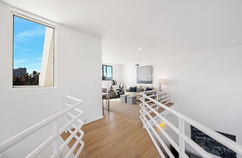 Ocean Park House | Architectural Townhouse with Panoramic Ocean and Mountain Views