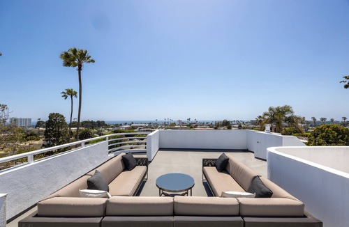 Ocean Park House | Architectural Townhouse with Panoramic Ocean and Mountain Views