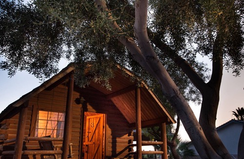 Ehrenberg Cabin | Arizona Oasis Rustic Cabin Rental Sleeps 4