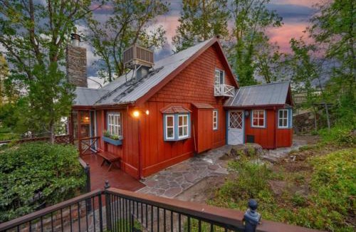 Bass Lake House | Arrow Cabin-Boat Slip-Sauna-Sleeps 10