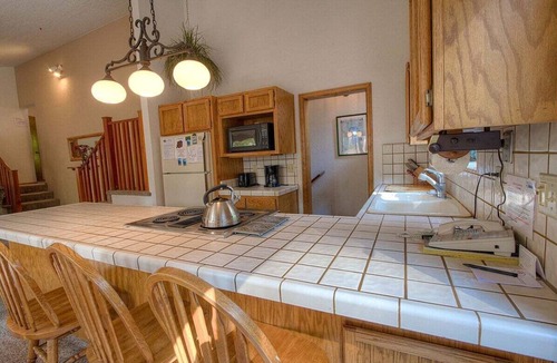 South Lake Tahoe House | Aspen View Lodge | BBQ | 2 Miles from Heavenly Ski