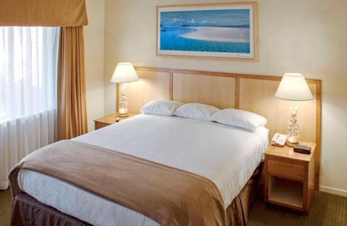 Callender Hotel | Avila Escape: Kitchen + Balcony + Pool Near Attractions - 2 Units