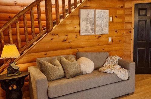 Julian House | Award-Winning A-Frame with Cedar Hot Tub and Views