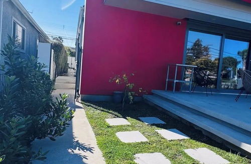 Del Rey Apartment | Award-Winning Eco Retreat with Fresh Air - certified Passive House
