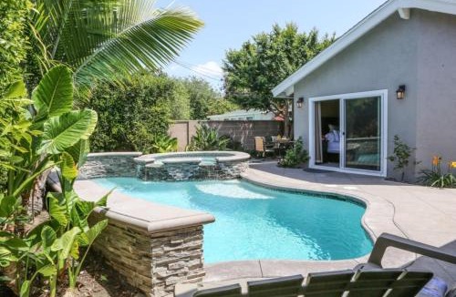 Hermosa Village House | Awesome Pool Home 1/4 Mile To Disney Tram on Magic Way