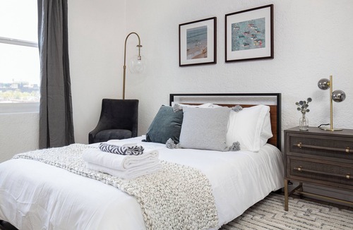 Westlake Apartment | Awesome studio with AC in vibrant Los Angeles