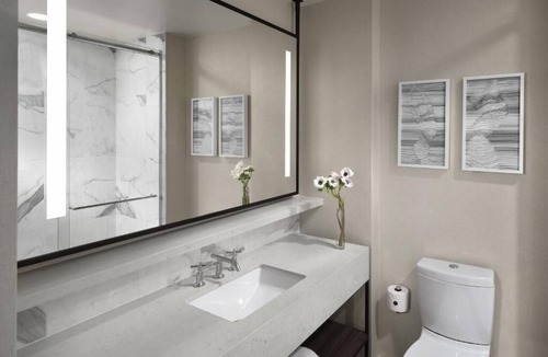 Union Square Hotel | Axiom Hotel, Mono Queen, High-Tech Suite, Fiber Optic WiFi, Smart TV