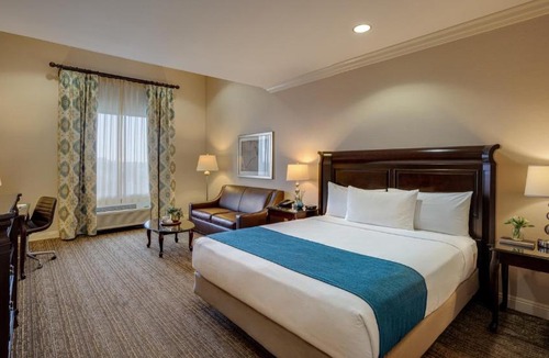 Downtown Village Hotel | Ayres Hotel Fountain Valley - Huntington Beach