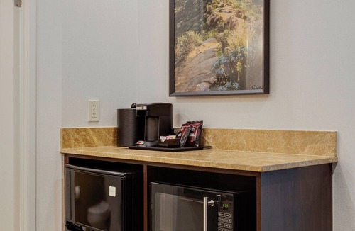 Moreno Valley Hotel | Ayres Hotel & Spa Moreno Valley