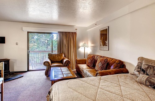 Yosemite West Condo | (B111) Studio Condominiums