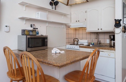 Yosemite West Condo | (B210) Loft Condominiums