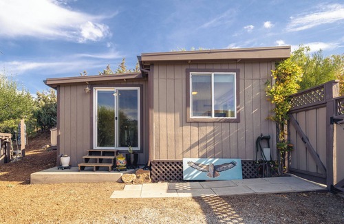 Woodacre Cottage | Baby Hawk Nest with Hot Tub and Views