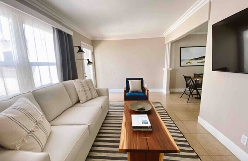 West Newport Cottage | Back Unit · Beach House in the <3 of Balboa Peninsula