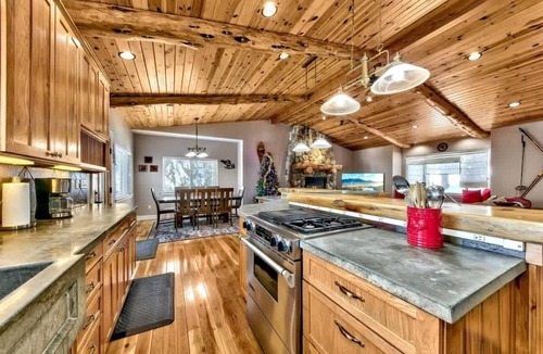 Tahoe Paradise Cabin | Back Yard Trails, Forest Land, Hot Tub, Game Room